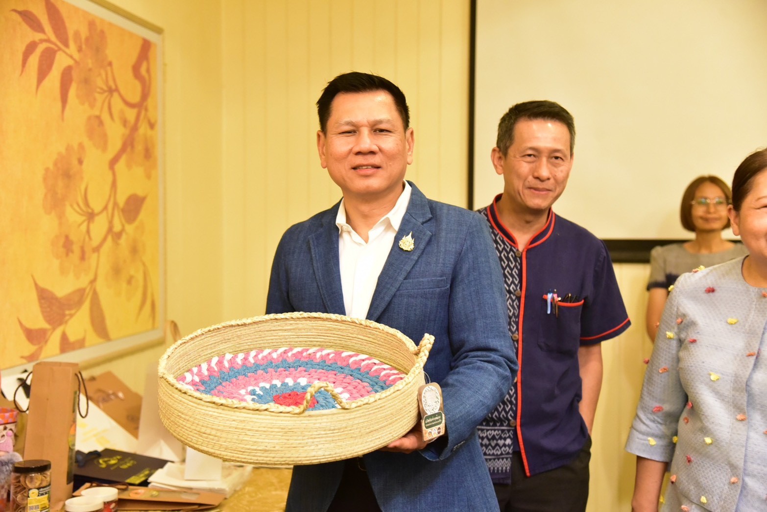 พช.มุกดาหาร จัดเวที KBO เฟ้นหาผลิตภัณฑ์ OTOP เด่น เป็นตัวแทนจังหวัดสู่ระดับประเทศ