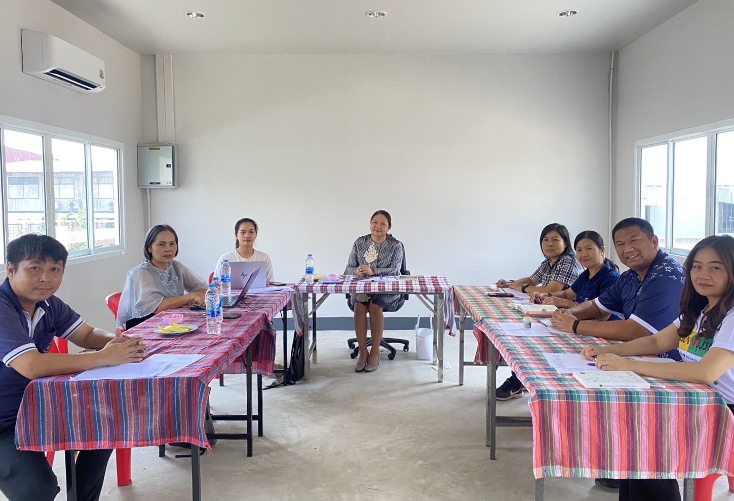 พช.มุกดาหาร ลงพื้นที่อำเภอเมือง - ดอนตาล รุกแก้หนี้กองทุนพัฒนาบทบาทสตรี พร้อมให้คำปรึกษาเยียวยาลูกหนี้ต่อเนื่อง